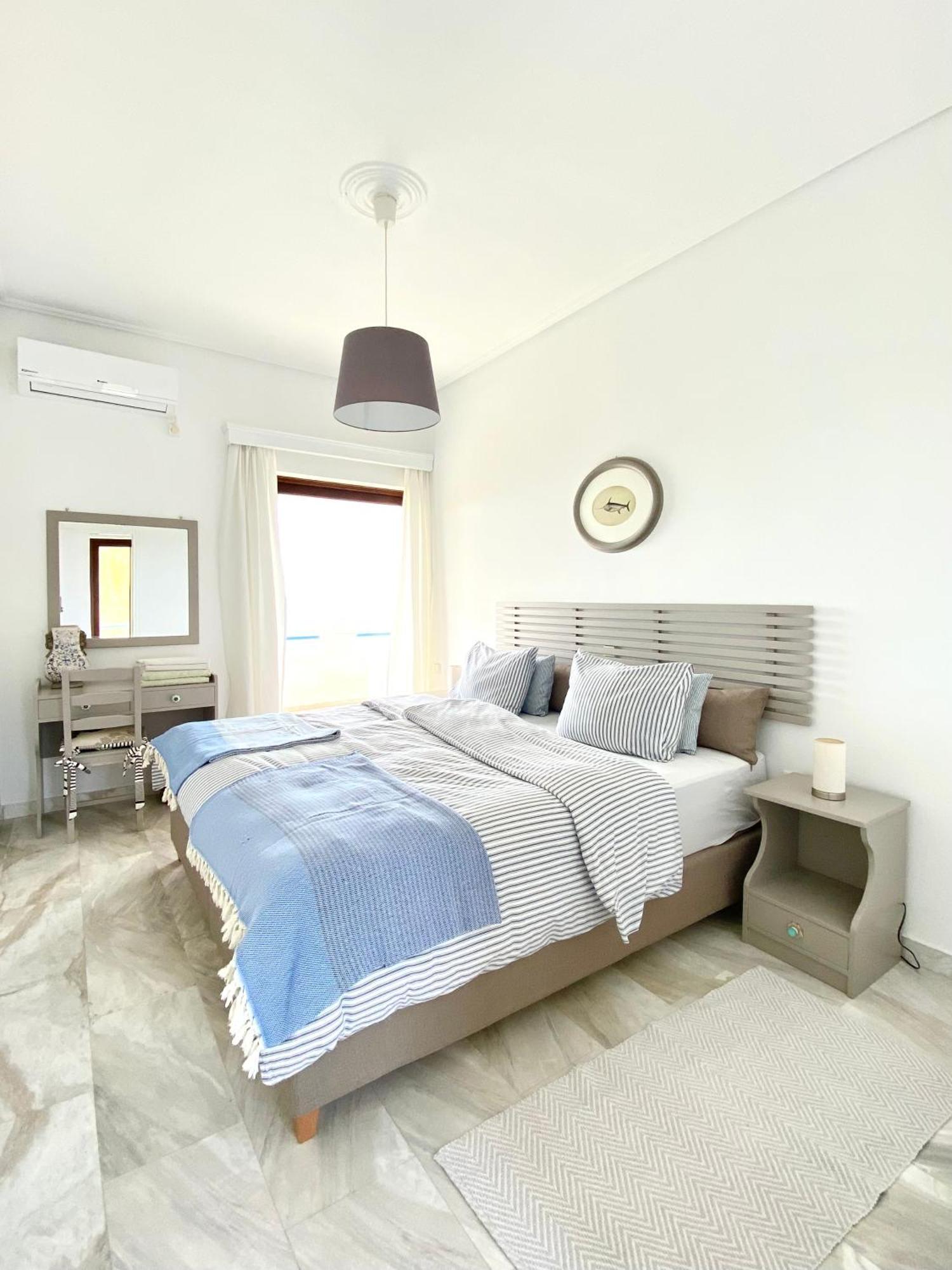 Beach House Set In A Beautiful Bay Karystos  Exterior foto